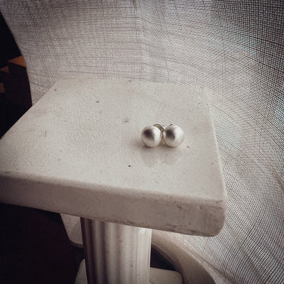 Bottone Stud Earrings - Matte Silver